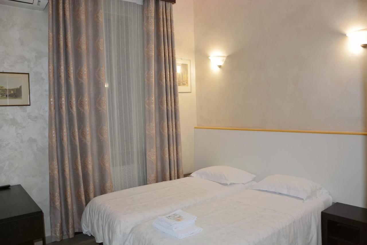 Roma Carina Hotell Eksteriør bilde